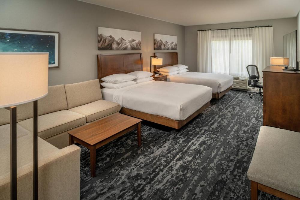 Queen Room with Sofa Bed and Roll-In Shower - Mobility Accessible interior